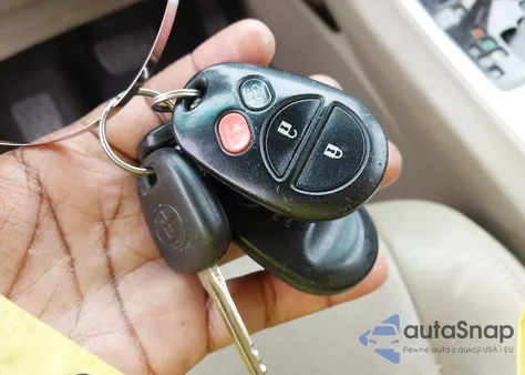 2011 Toyota Highlander Base V6 z USA, uszkodzony, nr VIN 5TDZK3EH5BS030824